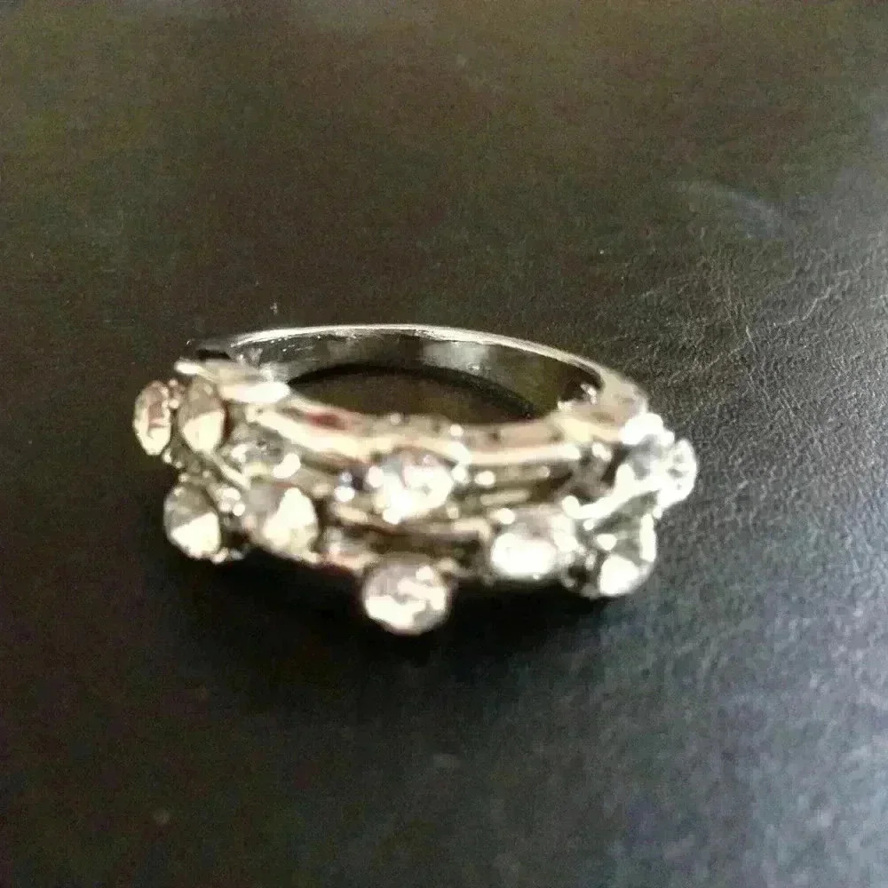 Silver Tone Rhinestone Ring - Picture 1 of 2